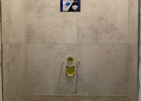 Obklad koupelny v panelovém domě